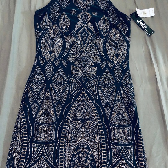 Dress - Picture 2 of 4